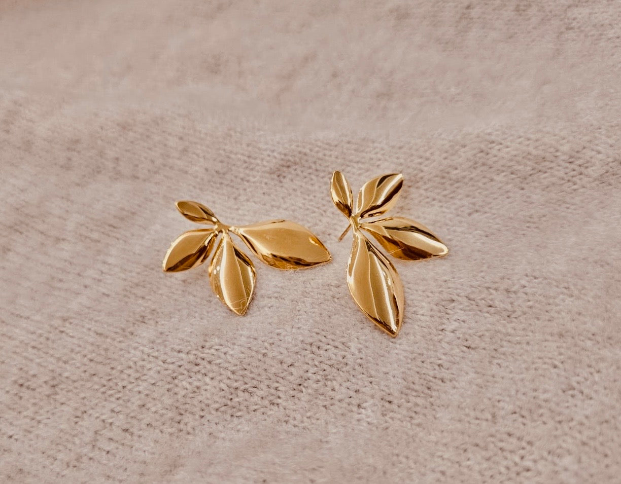 Floreciendo Earrings